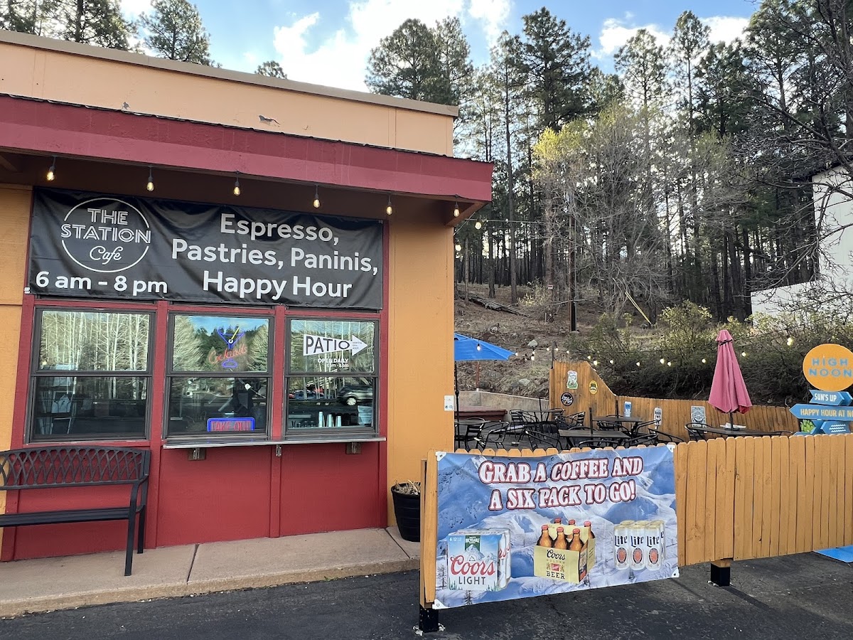 The Station Café And Lounge